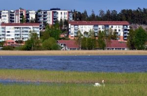 Asuntokauppa vilkastunut - Helsingissä vanhojen asuntojen kauppamäärät nousivat vuoden takaisesta 4 %, Espoossa 12 % ja Vantaalla 23 %.